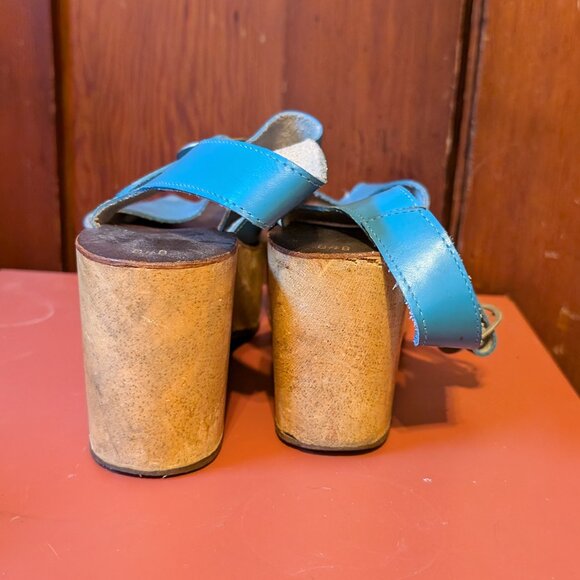 Vintage 1970s Blue Hand Painted Flower Wooden Platforms Sandals, 8.5B - Picture 4 of 6